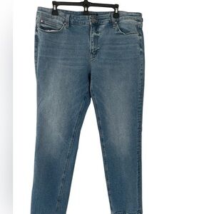 Boston proper classic medium washed 5 pocket jean in size 18